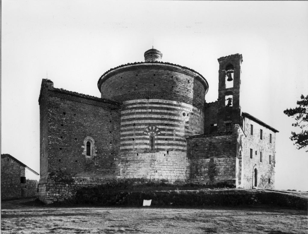 1. La chiesa rotonda di San Galgano a Montesiepi (Chiusdino) (1)