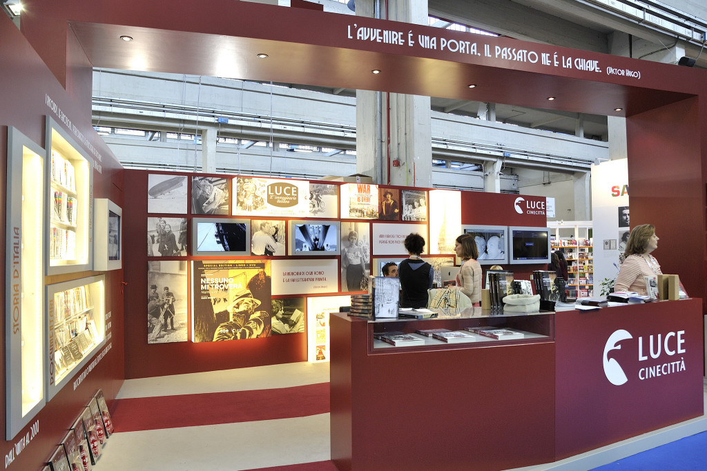 Stand dell'Istituto Luce. Courtesy Salone del Libro di Torino